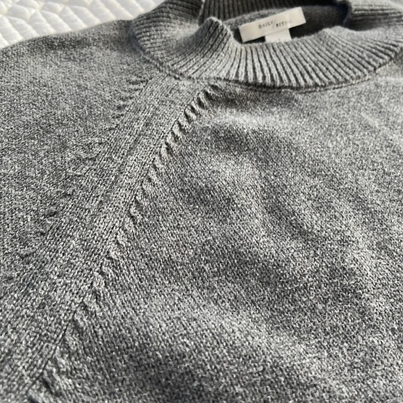 Gray Mock turtleneck sweater by Daily Ritual, size S - Picture 4 of 5